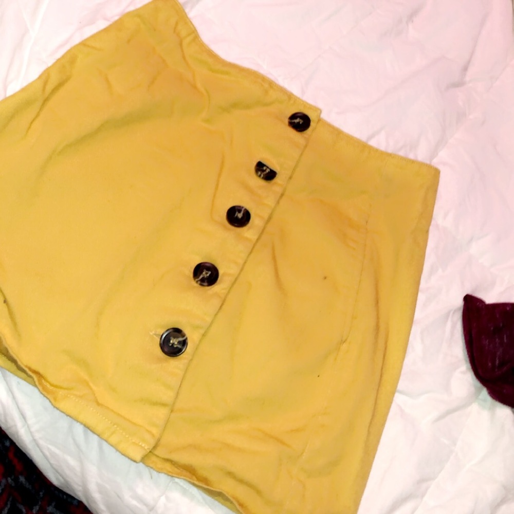 Short Skirt - Yellow SZ. M